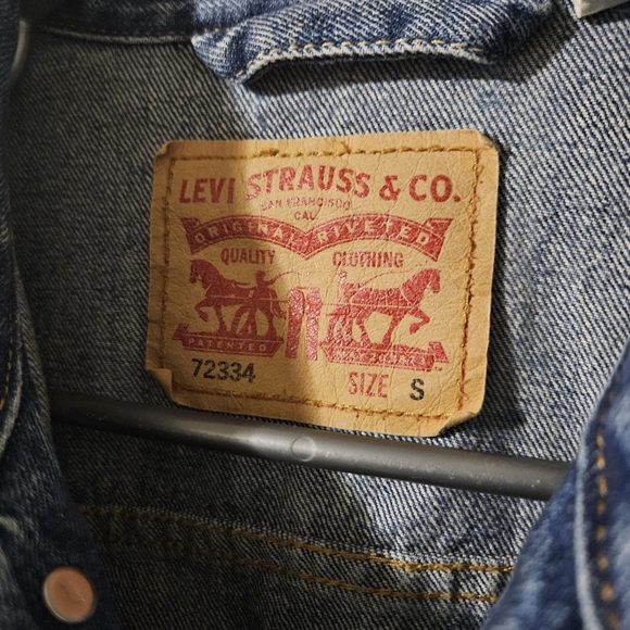 Levi's denim trucker jacket - Picture 3 of 7
